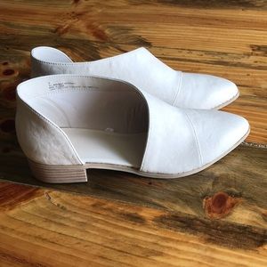 Size 9 Universal threads - Brand new, never worn